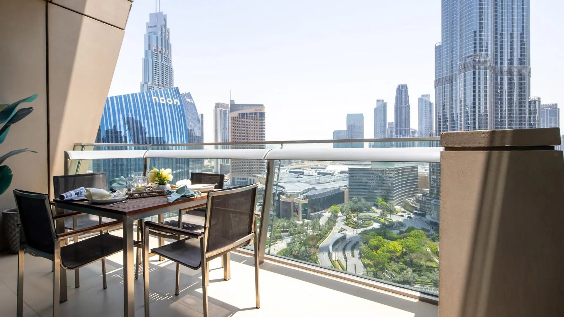 Frank Porter - Burj Vista Dubai United Arab Emirates