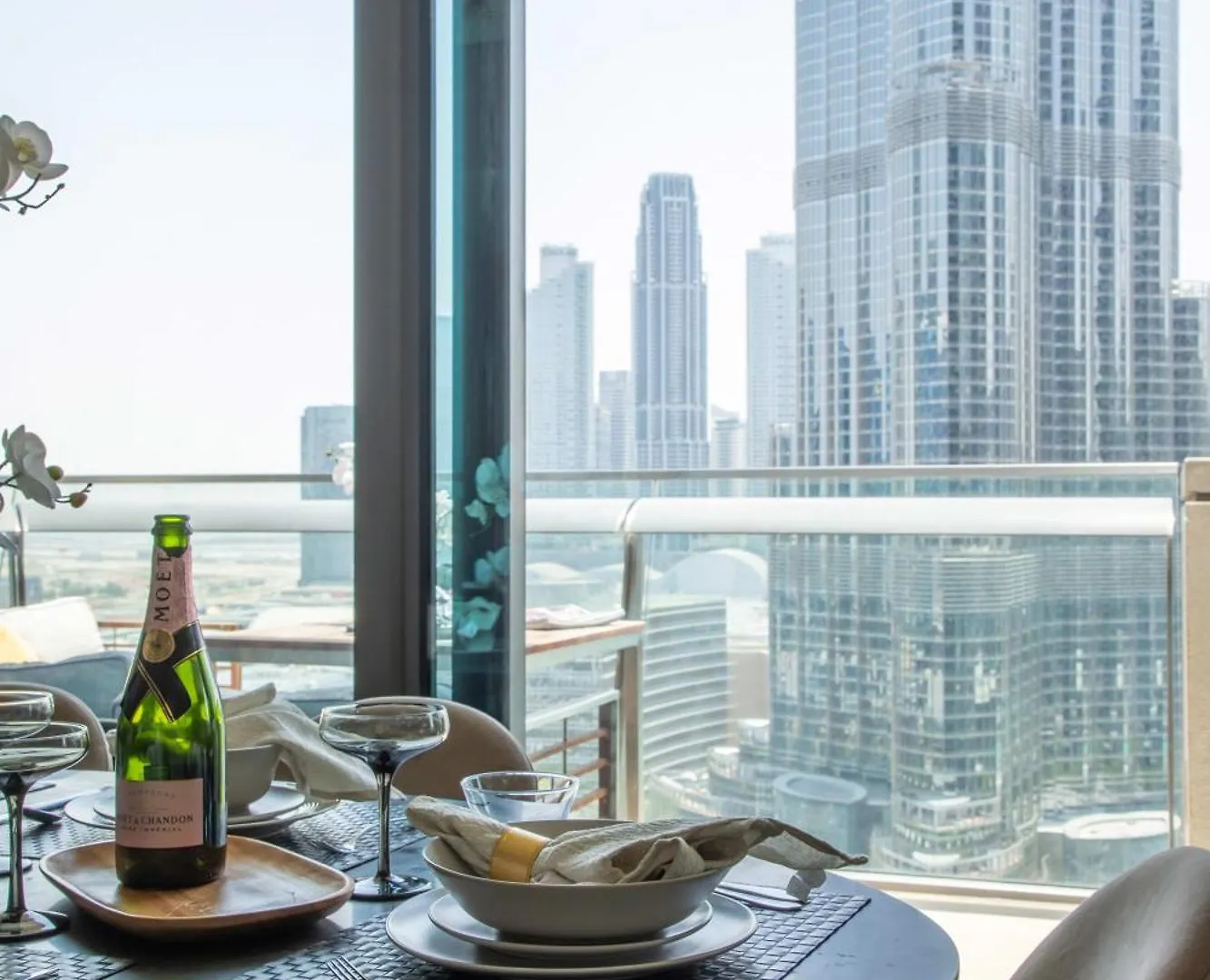 Frank Porter - Burj Vista Dubai Apartment