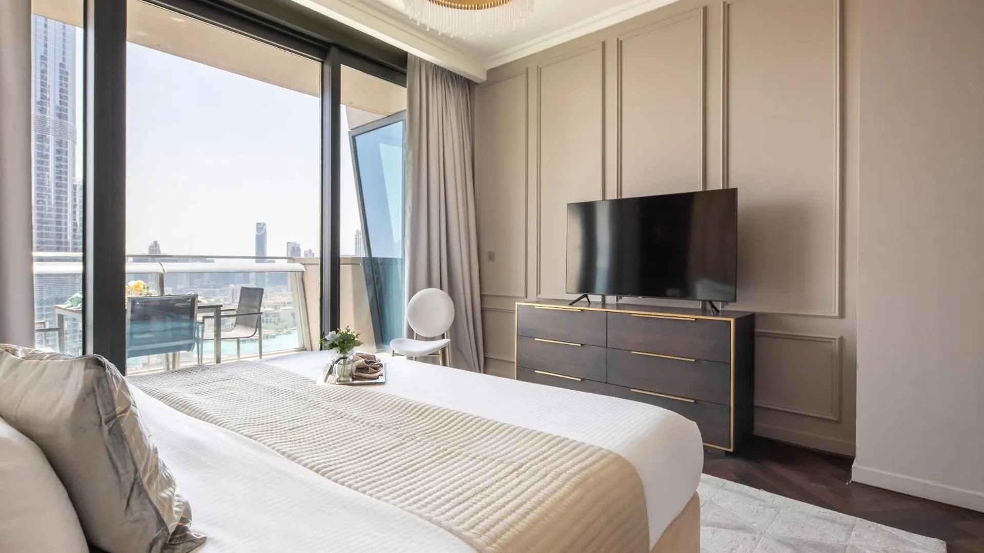 Apartment Frank Porter - Burj Vista Dubai